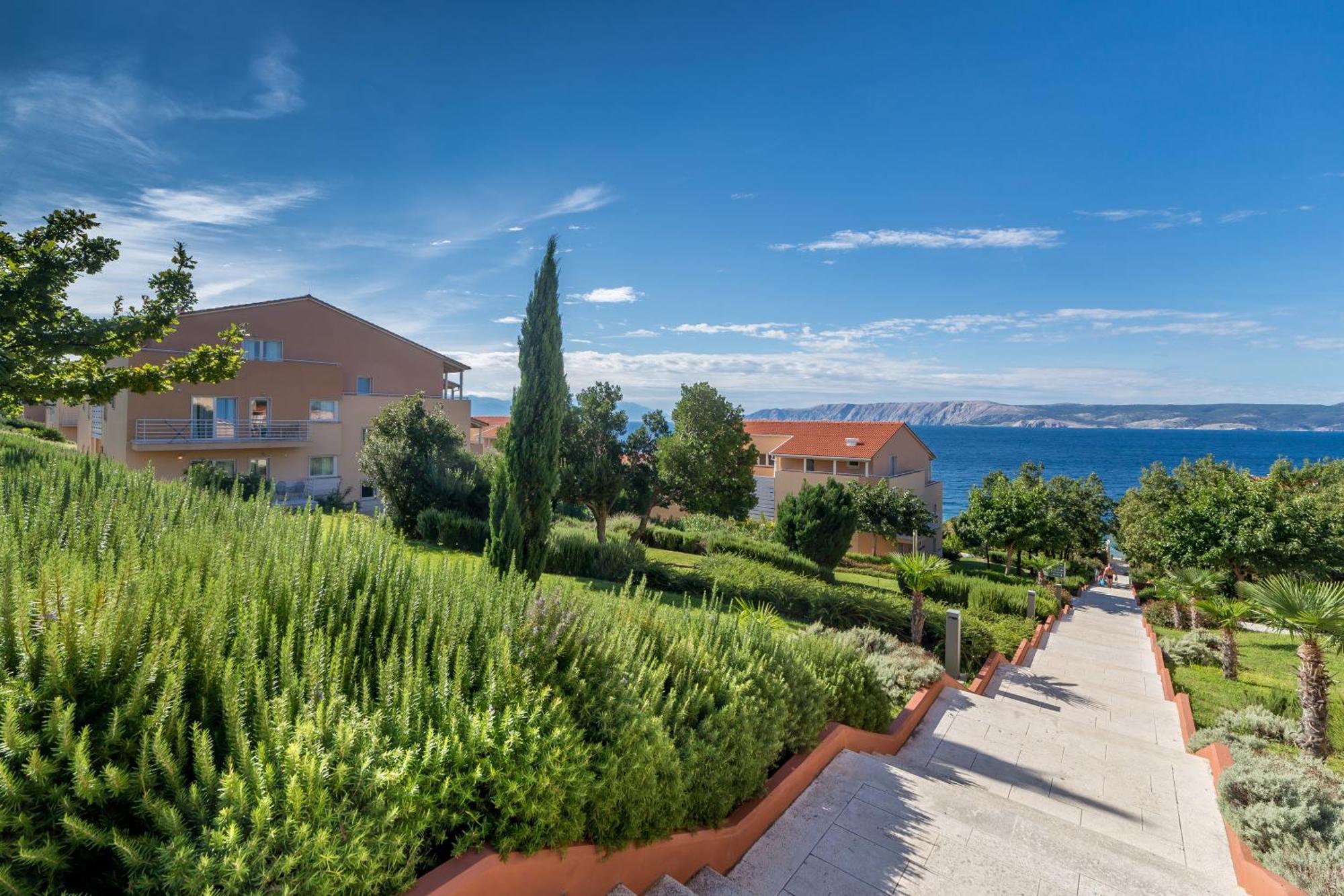 Apartments Grand Novi Vinodolski Resort Exteriör bild