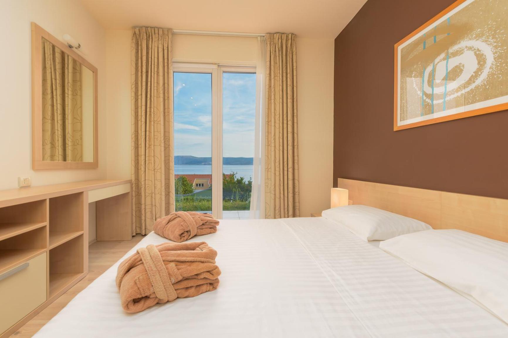 Apartments Grand Novi Vinodolski Resort Rum bild