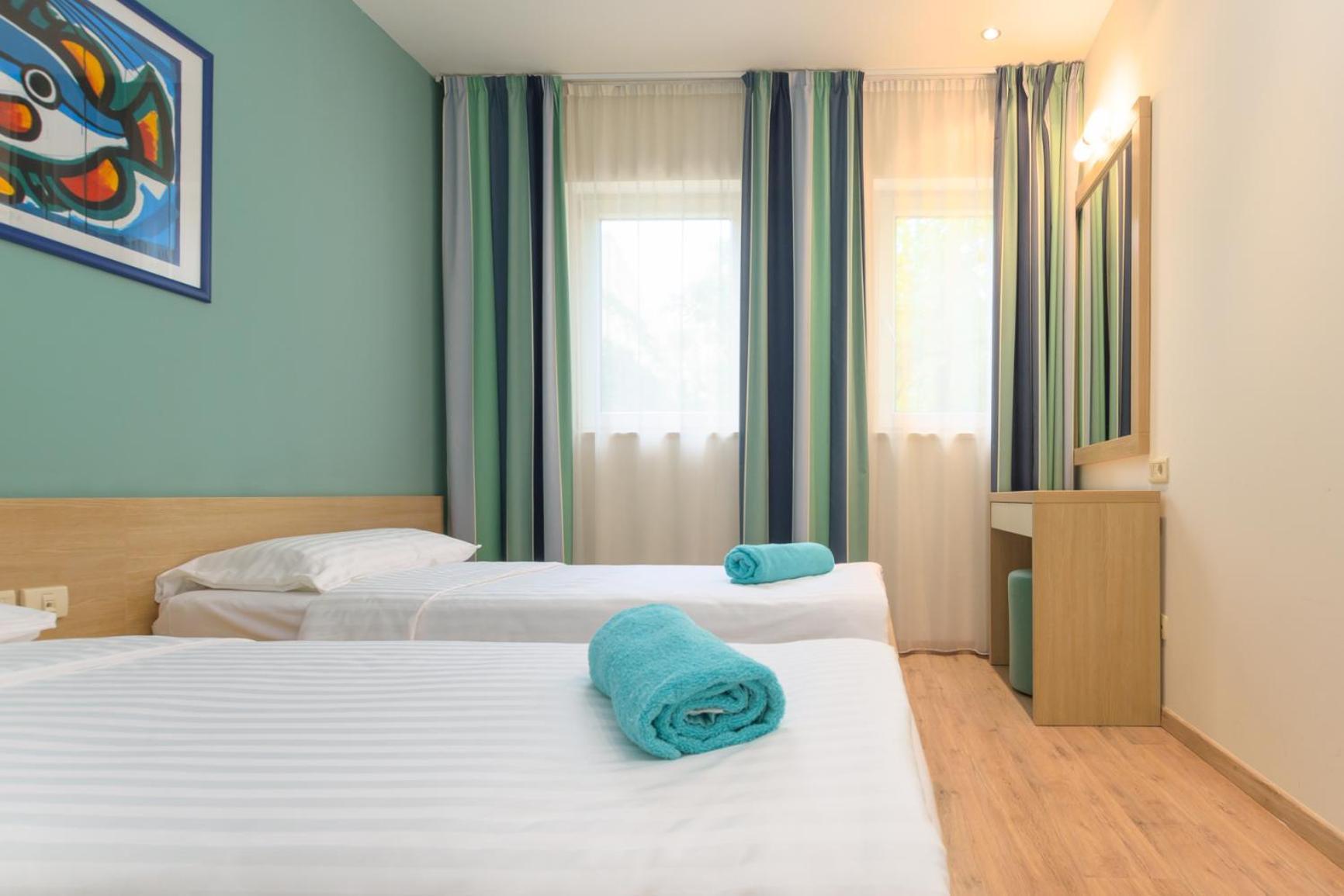 Apartments Grand Novi Vinodolski Resort Rum bild