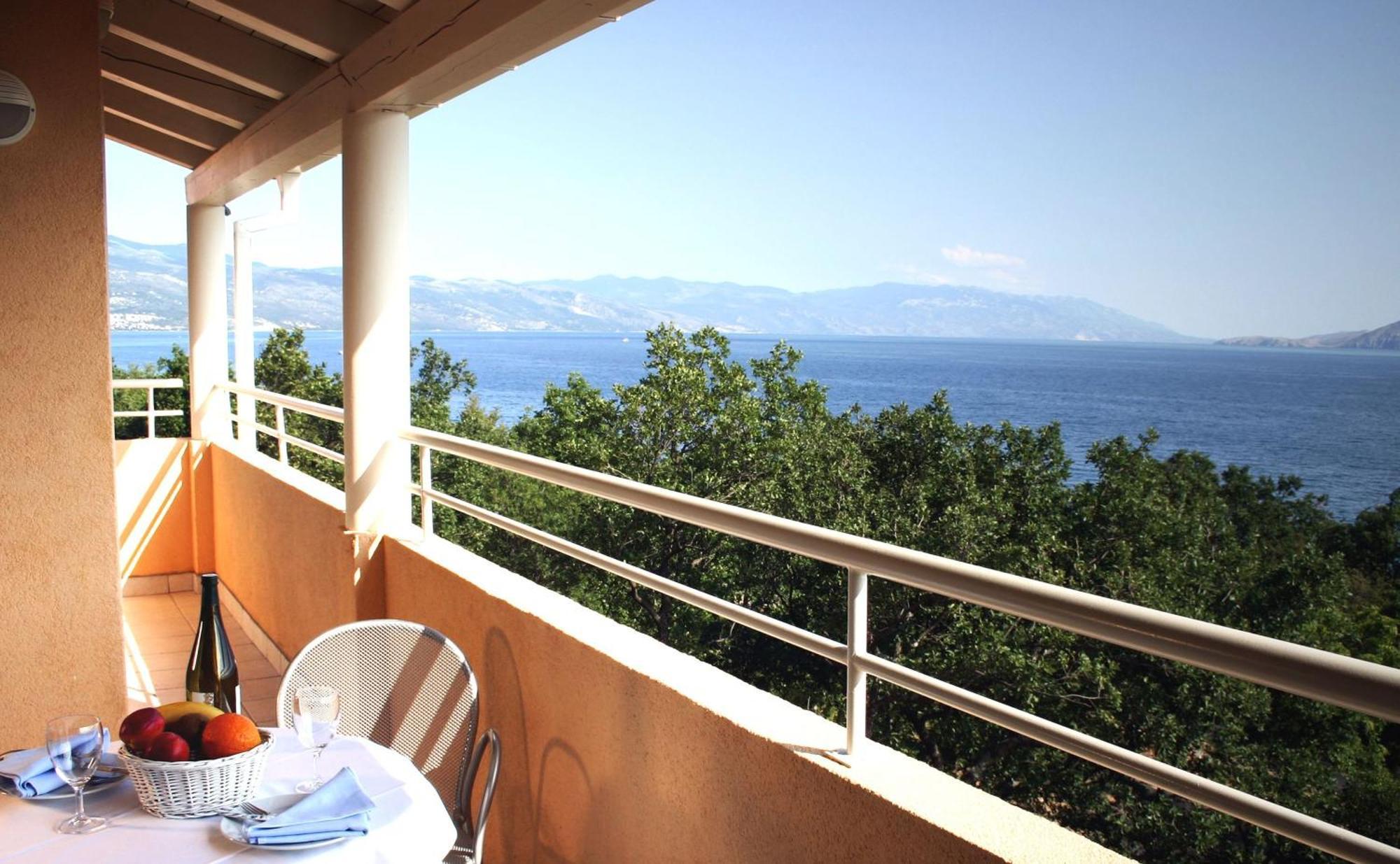 Apartments Grand Novi Vinodolski Resort Rum bild