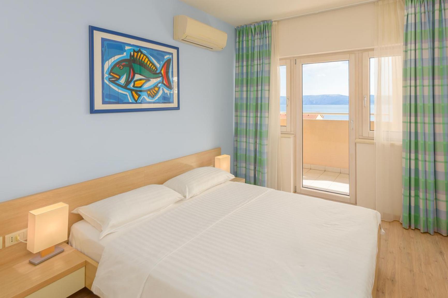 Apartments Grand Novi Vinodolski Resort Rum bild